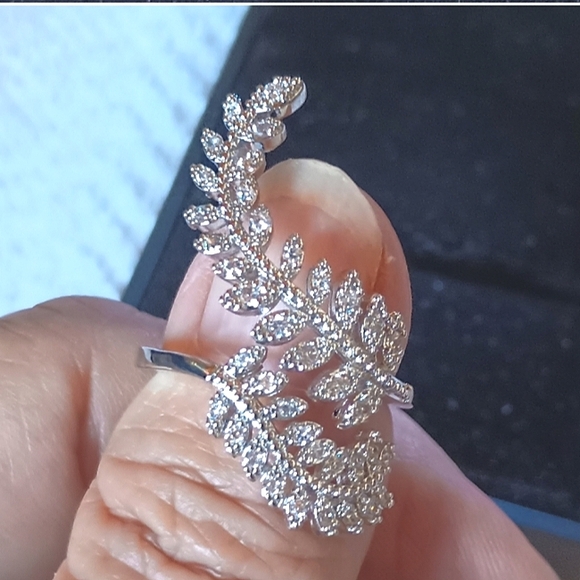 925 Sterling Silver Long Leaf Ring - Picture 9 of 16